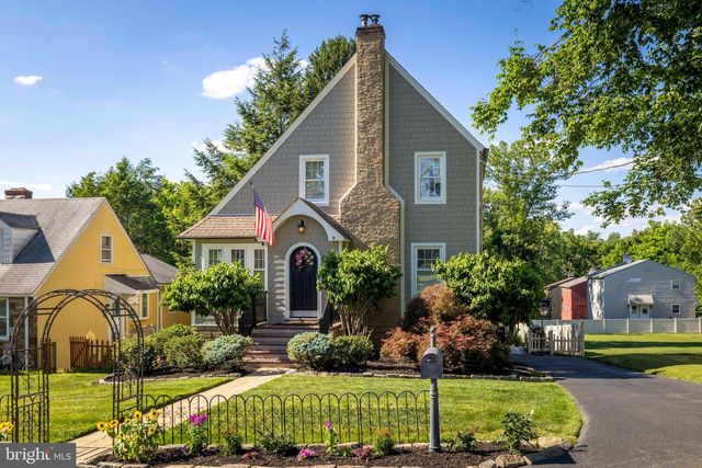 608 RANDOLPH AVE, Fort Washington, PA 19034