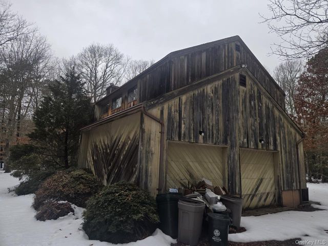 9 Haney Court, Manorville, NY 11949