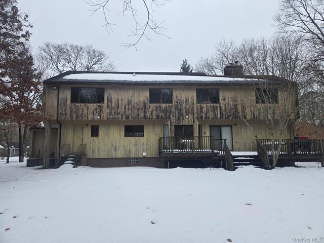 9 Haney Court, Manorville, NY 11949