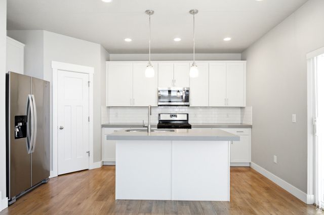 5378 W AUTUMN NIGHT LN, Herriman, UT 84096