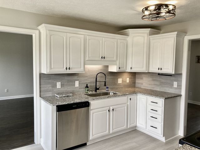 204 Middle Dayle Dr, Portland, TN 37148