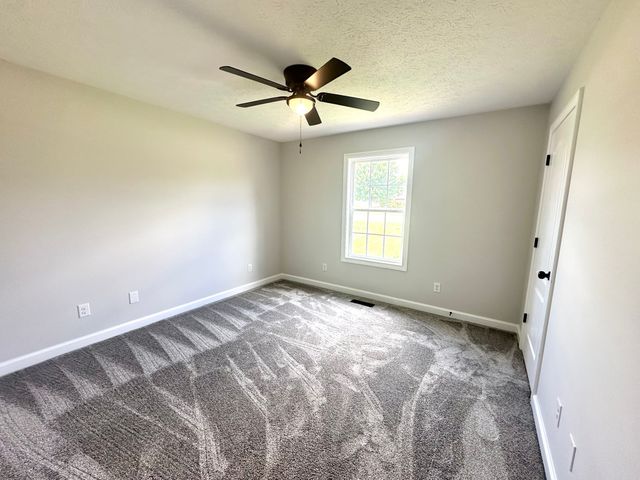 204 Middle Dayle Dr, Portland, TN 37148