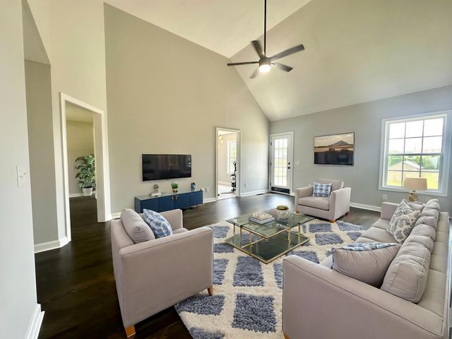 204 Middle Dayle Dr, Portland, TN 37148