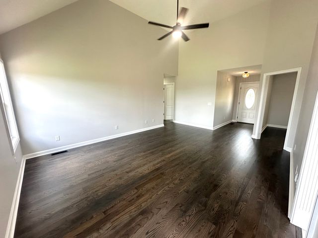 204 Middle Dayle Dr, Portland, TN 37148