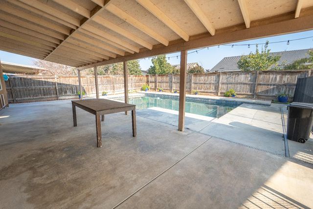 900 Heather, Dinuba, CA 93618