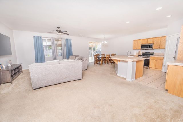 900 Heather, Dinuba, CA 93618