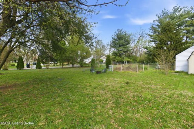 2808 Arlington Rd, Louisville, KY 40220