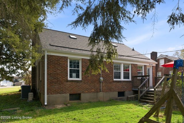 2808 Arlington Rd, Louisville, KY 40220