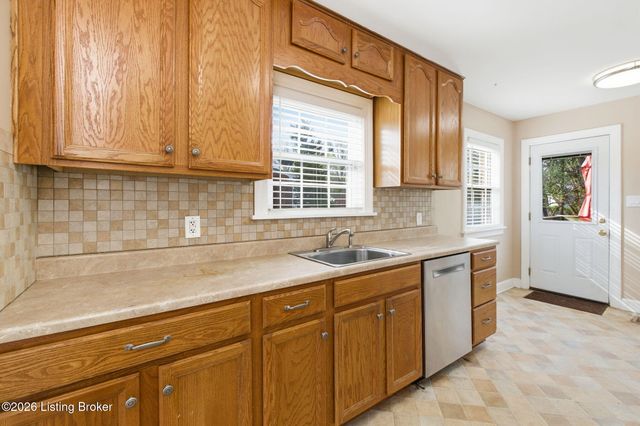 2808 Arlington Rd, Louisville, KY 40220