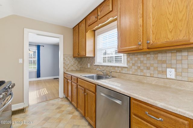 2808 Arlington Rd, Louisville, KY 40220