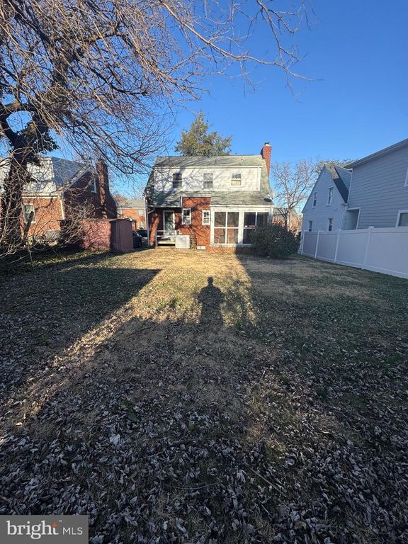 22 N GARFIELD ST, Arlington, VA 22201