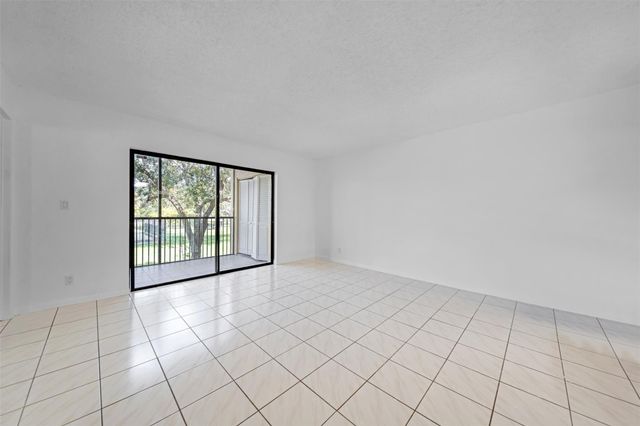 2031 Coral Ridge Dr 208S, Coral Springs, FL 33071