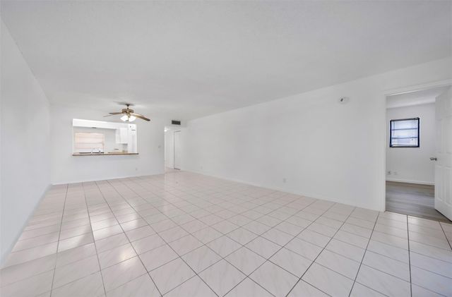 2031 Coral Ridge Dr 208S, Coral Springs, FL 33071