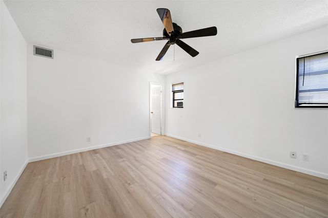 2031 Coral Ridge Dr 208S, Coral Springs, FL 33071