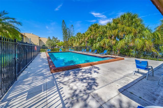2031 Coral Ridge Dr 208S, Coral Springs, FL 33071