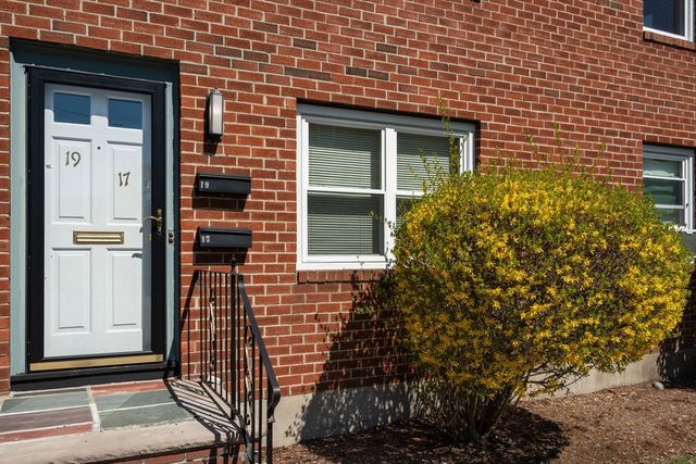 19 Thayer Rd 19, Belmont, MA 02478