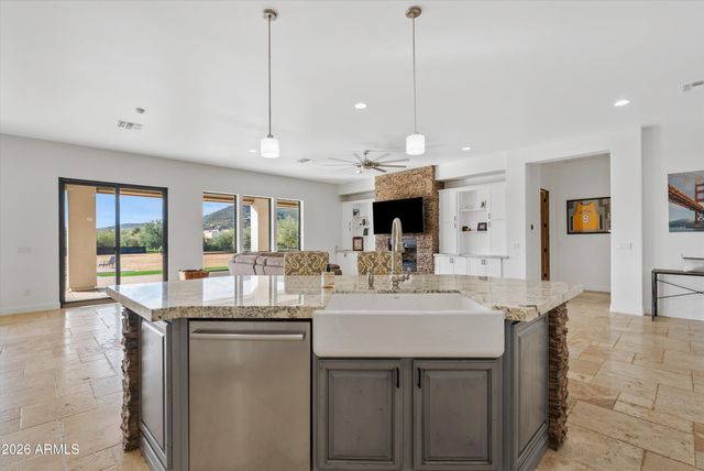 1617 W MADDOCK Road, Phoenix, AZ 85086