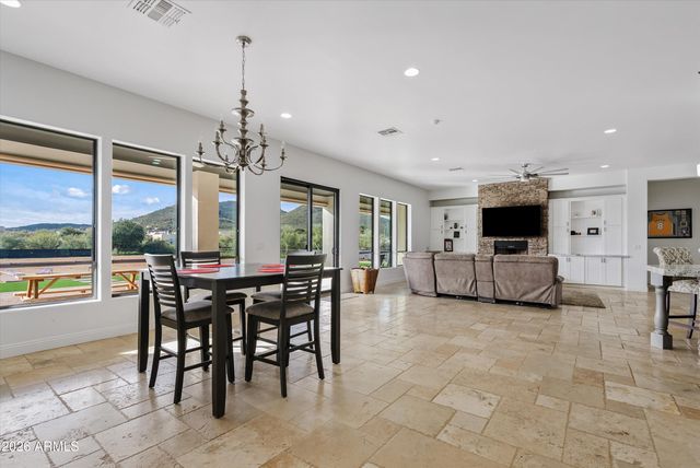 1617 W MADDOCK Road, Phoenix, AZ 85086