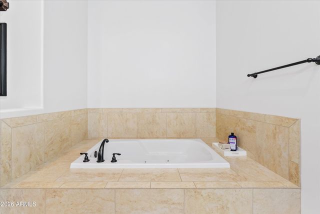 1617 W MADDOCK Road, Phoenix, AZ 85086