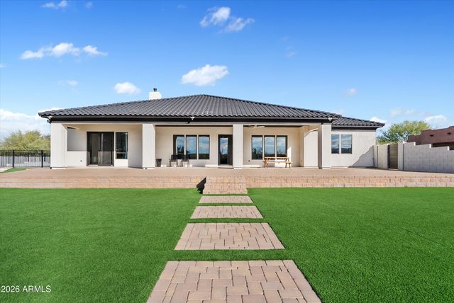 1617 W MADDOCK Road, Phoenix, AZ 85086