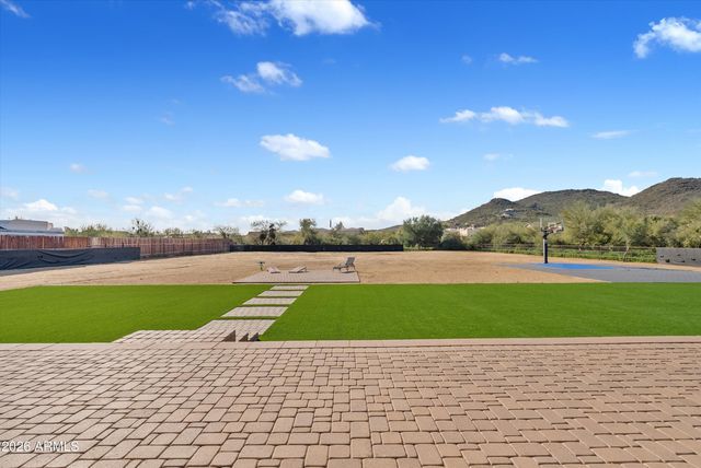 1617 W MADDOCK Road, Phoenix, AZ 85086