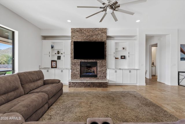 1617 W MADDOCK Road, Phoenix, AZ 85086