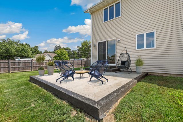 2399 Caton Crest Drive, Crest Hill, IL 60403