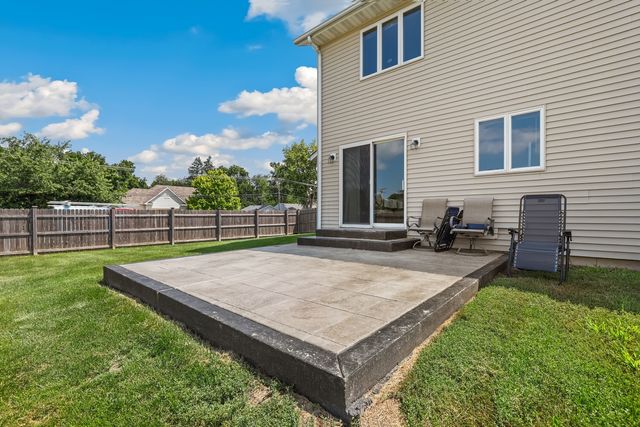 2399 Caton Crest Drive, Crest Hill, IL 60403