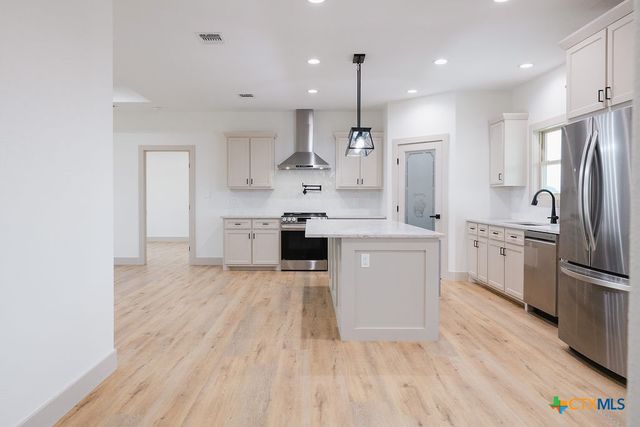 156 Essence Drive, Victoria, TX 77904