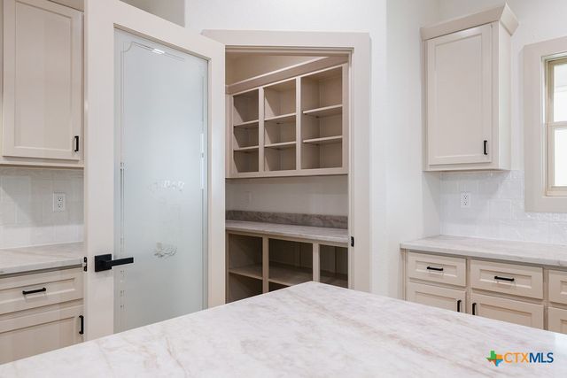 156 Essence Drive, Victoria, TX 77904