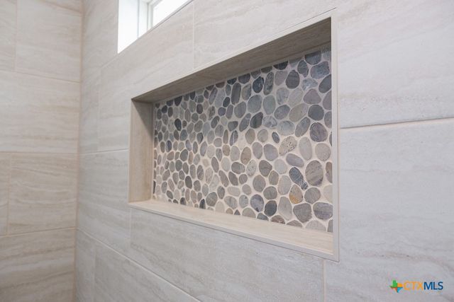 156 Essence Drive, Victoria, TX 77904