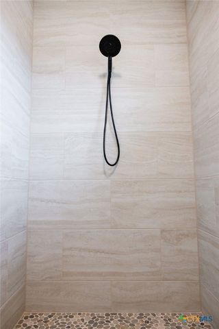 156 Essence Drive, Victoria, TX 77904