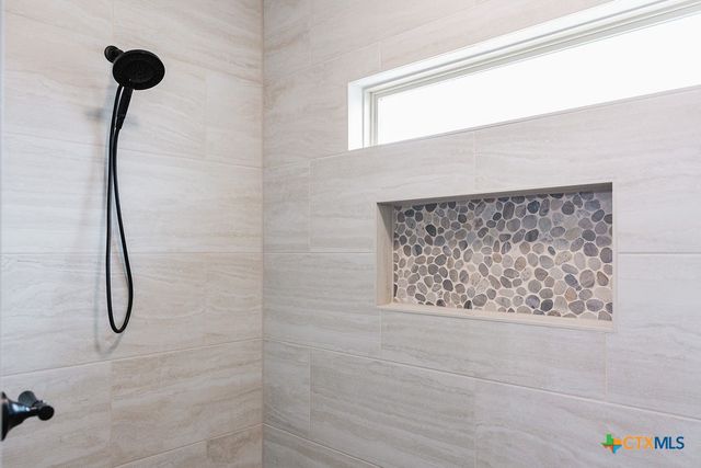 156 Essence Drive, Victoria, TX 77904