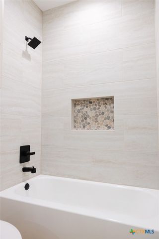 156 Essence Drive, Victoria, TX 77904