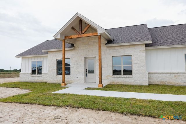 156 Essence Drive, Victoria, TX 77904