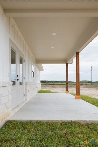 156 Essence Drive, Victoria, TX 77904