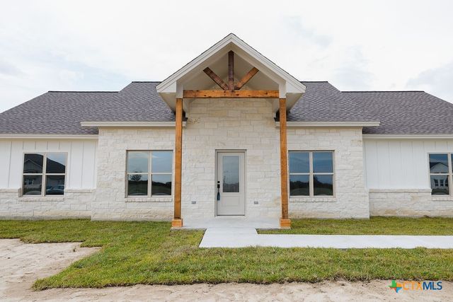 156 Essence Drive, Victoria, TX 77904