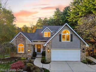 693 Knibbe Road, Lake Orion, MI 48362