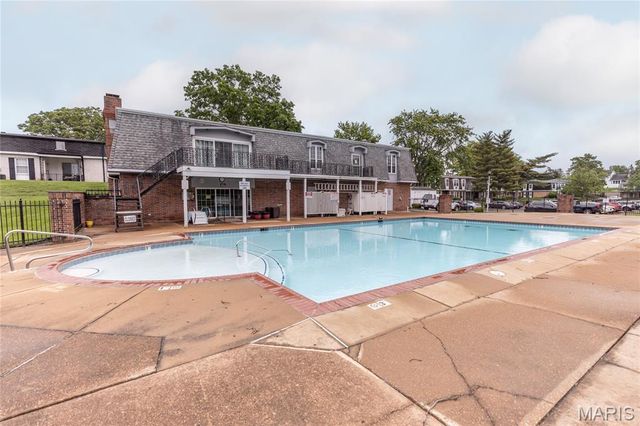 1675 Blue Ridge Drive B, Saint Louis, MO 63125
