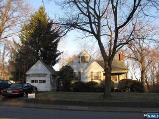 86 Ruckman Road, Hillsdale, NJ 07642