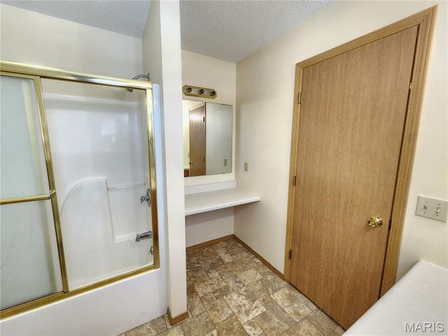 670 Lone Pine Street, Houston, MO 65483