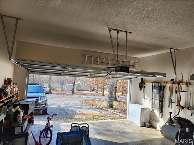 670 Lone Pine Street, Houston, MO 65483