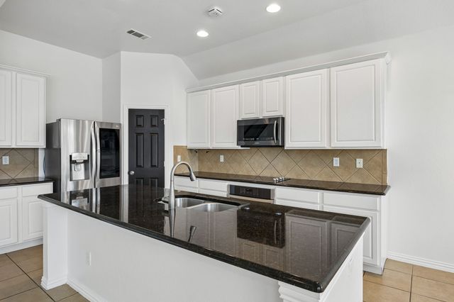 1420 Meadowlakes Drive, Azle, TX 76020