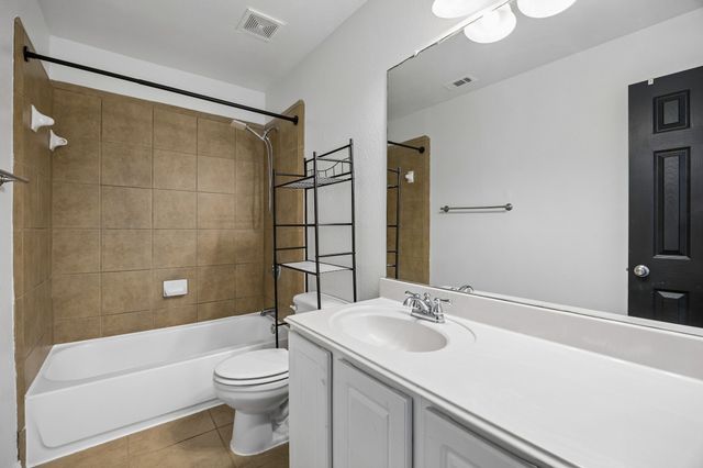 1420 Meadowlakes Drive, Azle, TX 76020