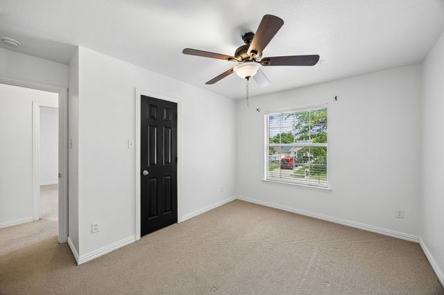 1420 Meadowlakes Drive, Azle, TX 76020