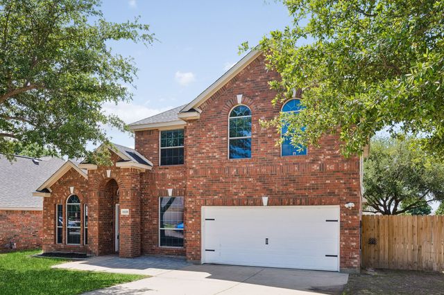 1420 Meadowlakes Drive, Azle, TX 76020