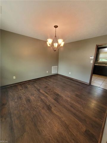 244 Vicky CT, Newport News, VA 23602