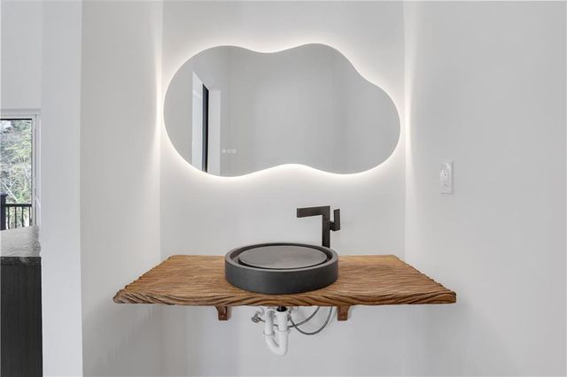 2375 Browns Mill SE Road, Atlanta, GA 30315