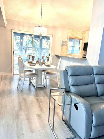 7801 ONTARIO STREET CIRCLE, Sarasota, FL 34243