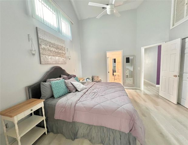 7801 ONTARIO STREET CIRCLE, Sarasota, FL 34243